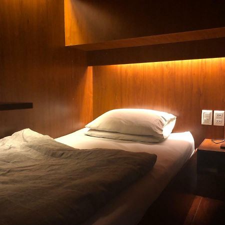 Onkel Inn Airport Sleepbox 拉巴斯 外观 照片