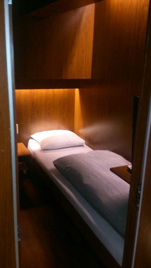 Onkel Inn Airport Sleepbox 拉巴斯 外观 照片