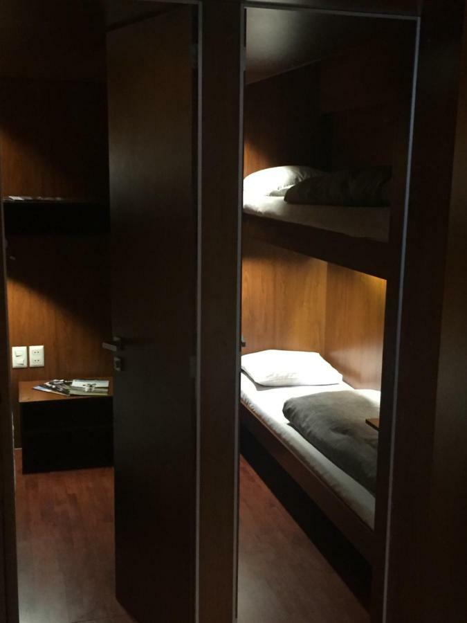 Onkel Inn Airport Sleepbox 拉巴斯 外观 照片