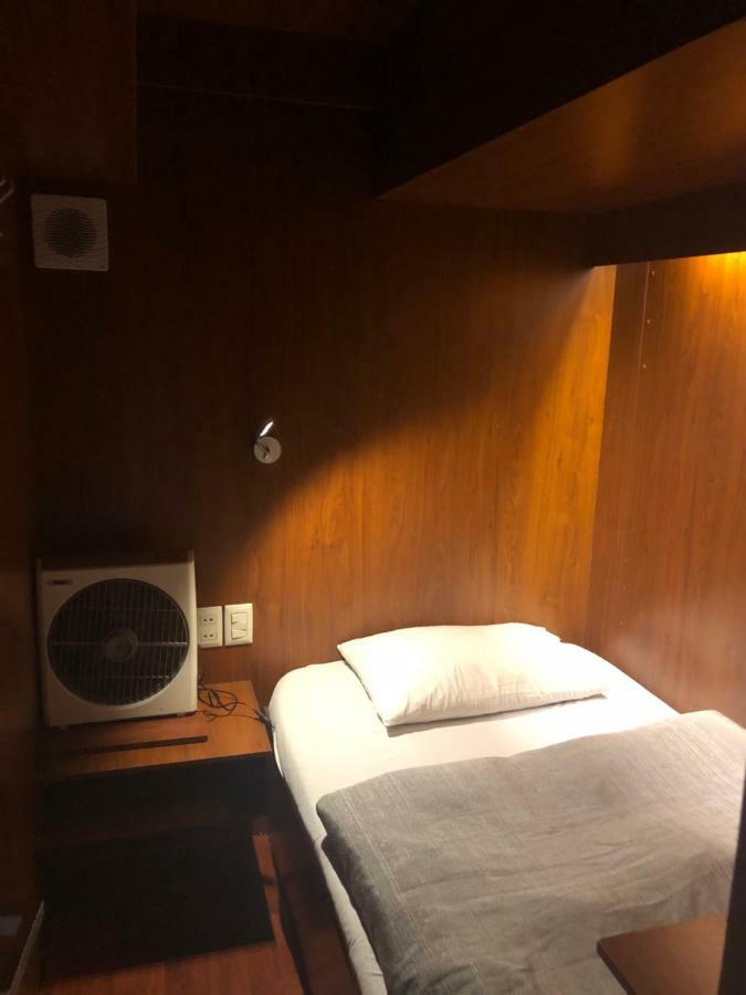Onkel Inn Airport Sleepbox 拉巴斯 外观 照片