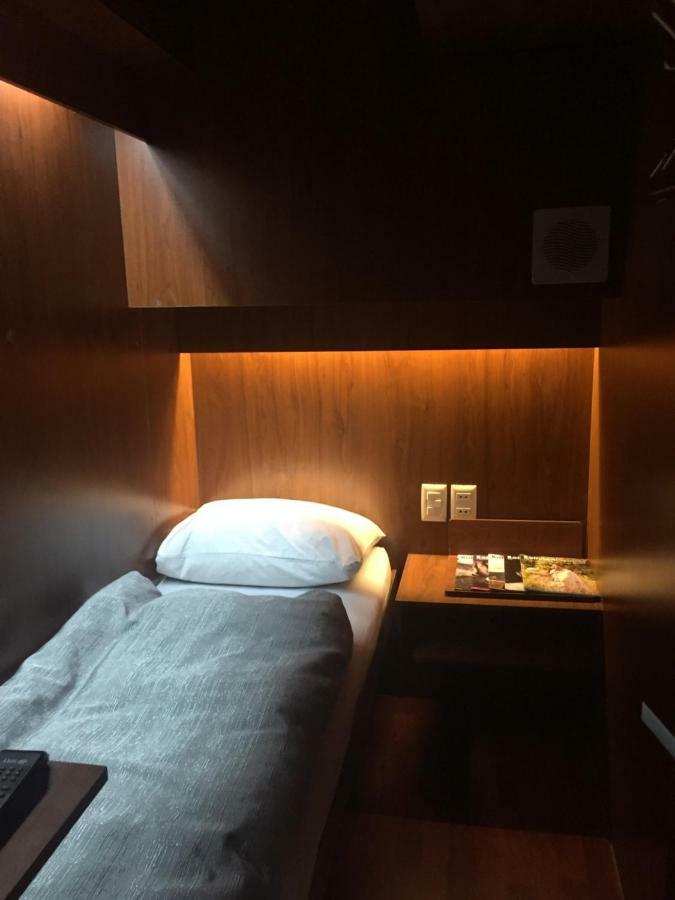 Onkel Inn Airport Sleepbox 拉巴斯 外观 照片